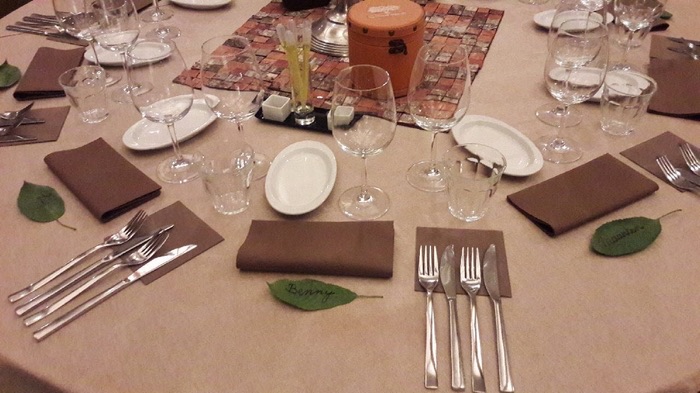 Feestelijk gedekte tafel